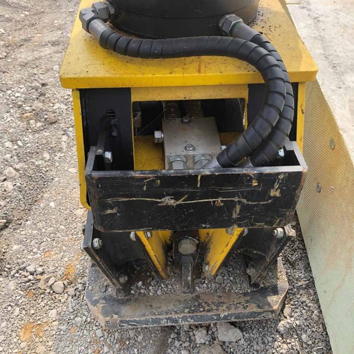 Epiroc HC350 Hydraulic Compactor-Carrier Weight 3 - 8T - Image 3