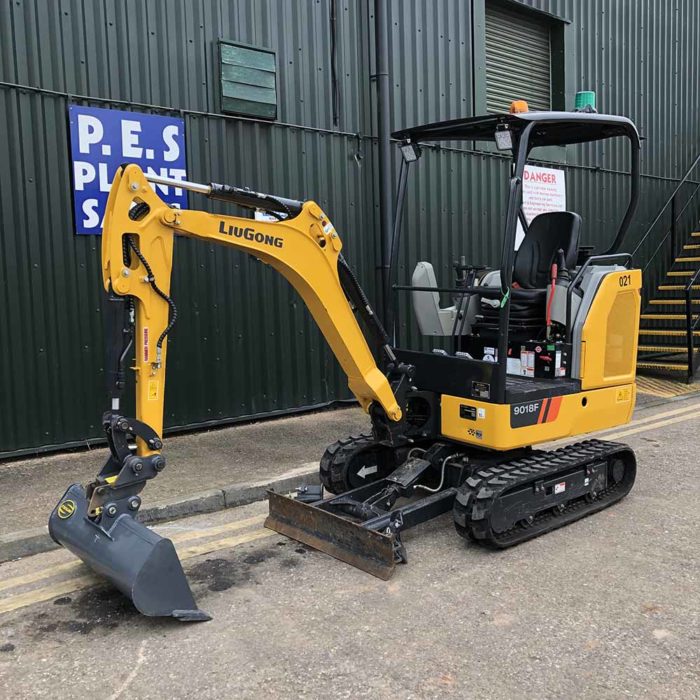 Excavator: 9018F - Image 3